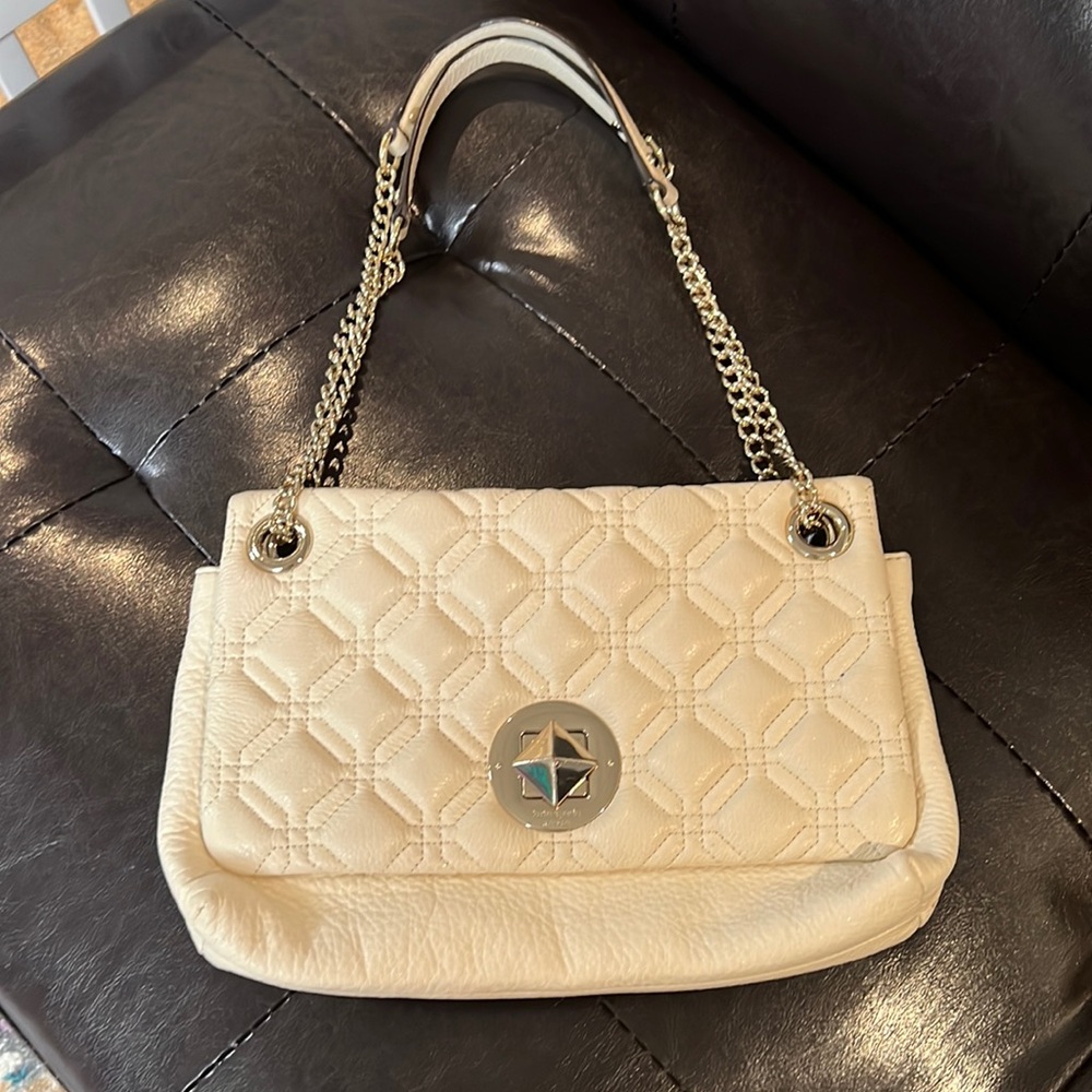 🚫SOLD🚫 Kate Spade off white quilted purse with gold hardware